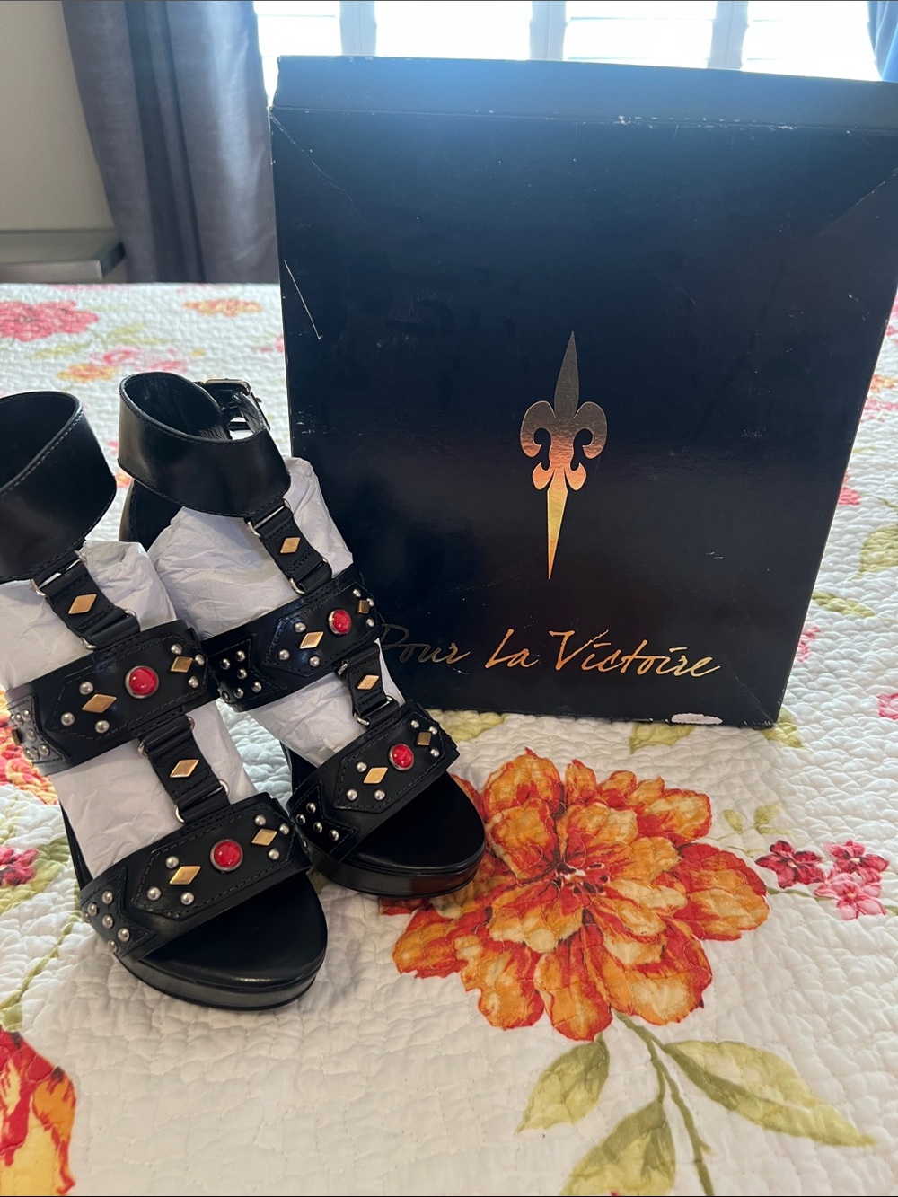 New Pour Italian La Victoire Black Leather Studded Heel Sandals with Red Accents